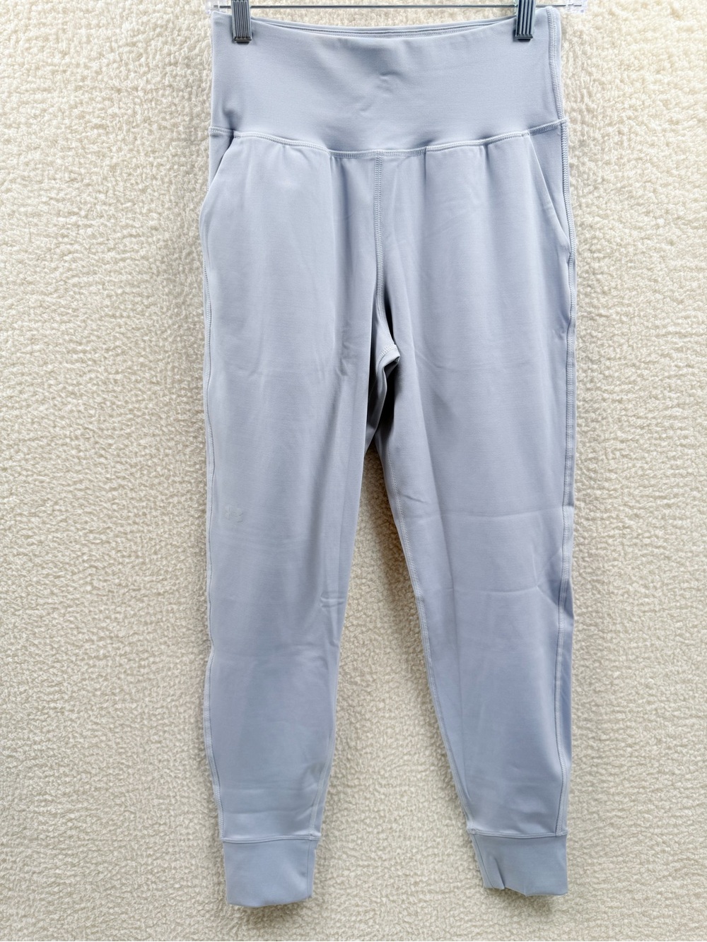 Under Armour UA Movement Women's Joggers light  Gray Size S NWT